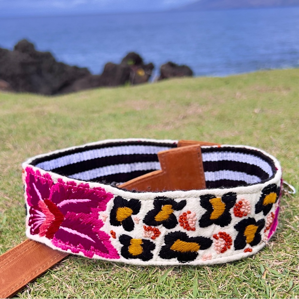 Handmade Embroidered Strap - Picture 4 of 7